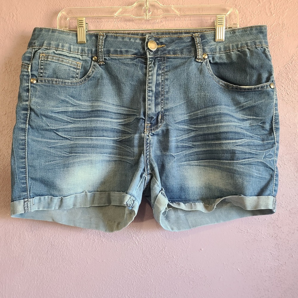 VIP Jeans Denim Shorts Womens 18 Blue Cuffed Medium Wash Whiskered Casual Bootie